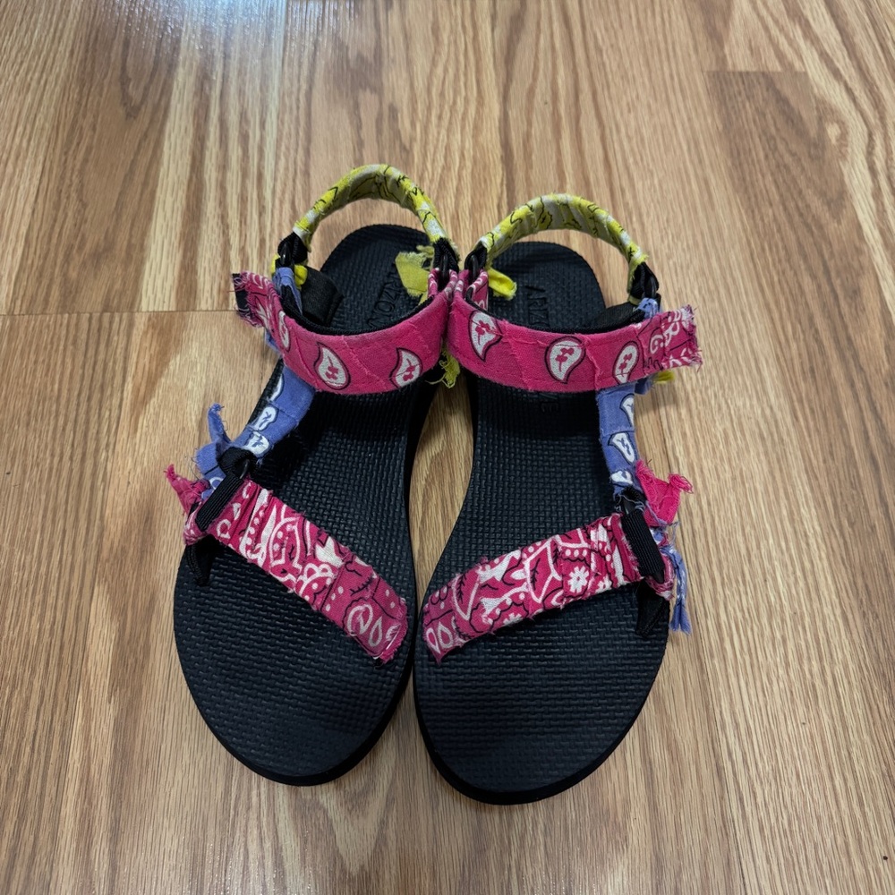 Arizona Love Black and Pink Sandals US6.5-7